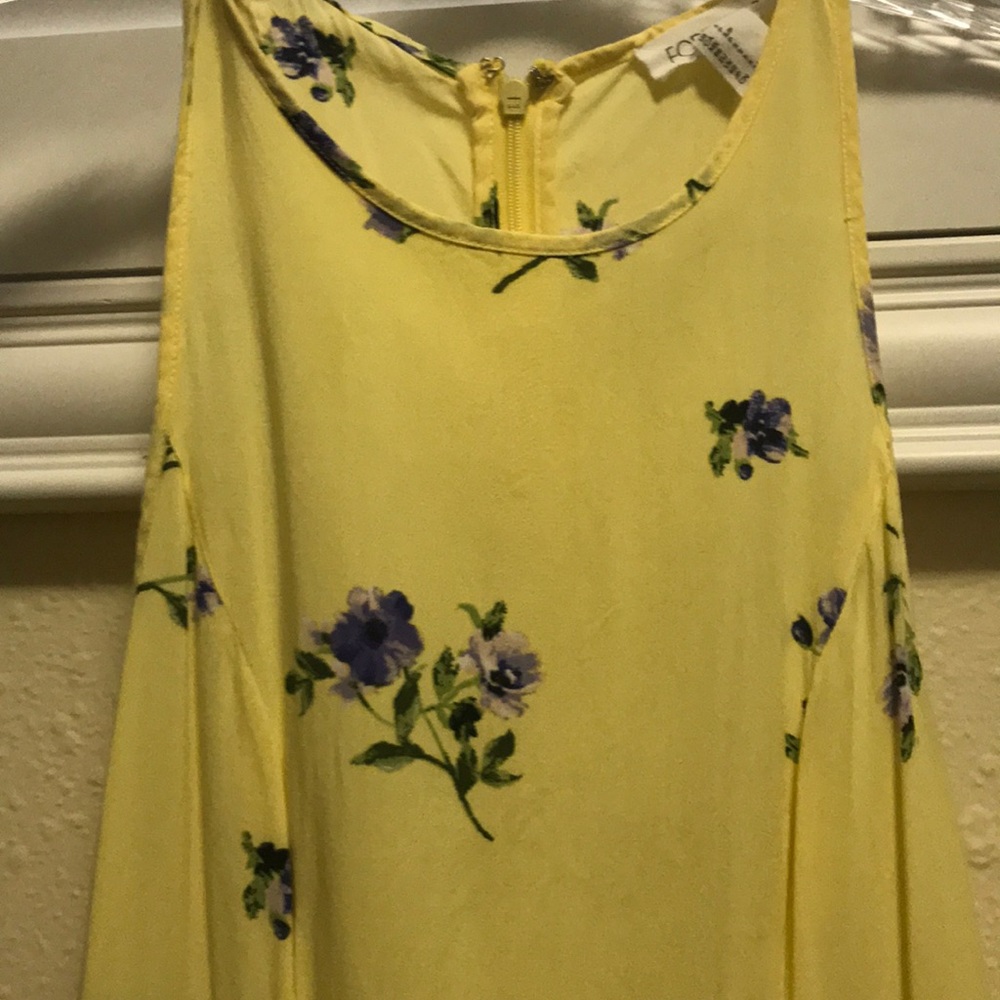 Yellow Spring, skater dress. Size: Small. - Picture 7 of 7